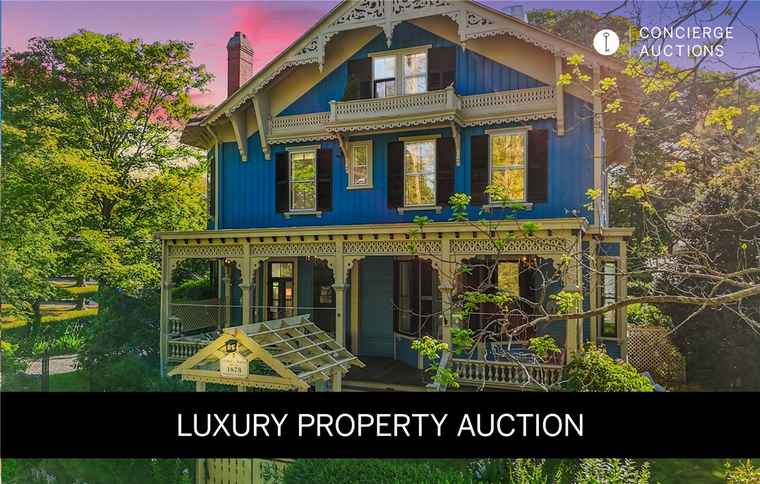 Photo of 43 Old Beach Rd Newport, RI 02840