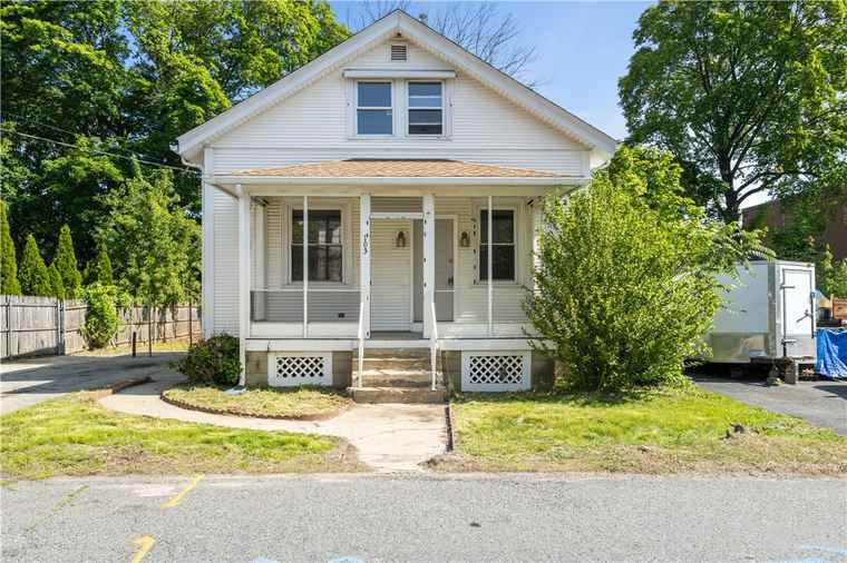 Photo of 103 Henrietta St Providence, RI 02904