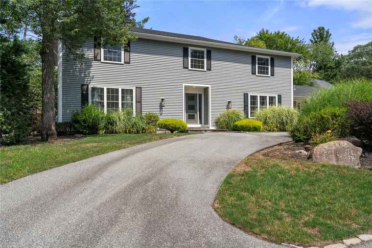 Photo of 145 East Hill Dr Cranston, RI 02920