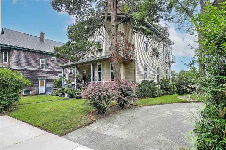 Photo of 571 Spring St Newport, RI 02840