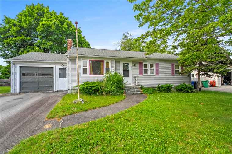 Photo of 859 Church Ave Warwick, RI 02889