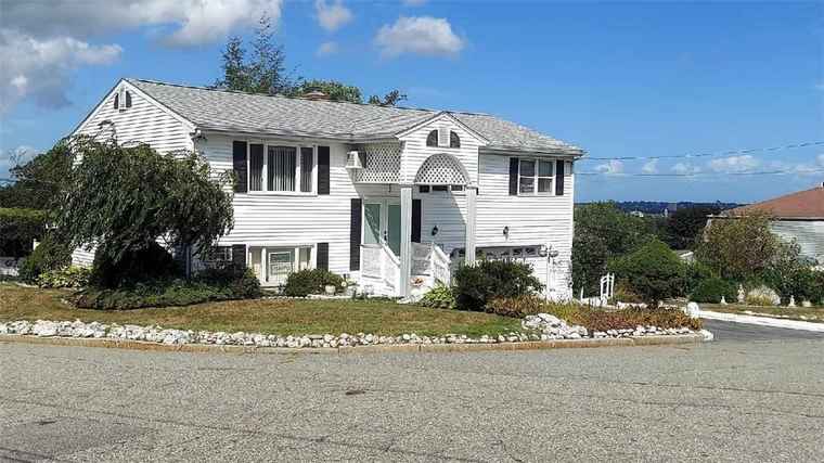 Photo of 27 Aurelia Dr Providence, RI 02909