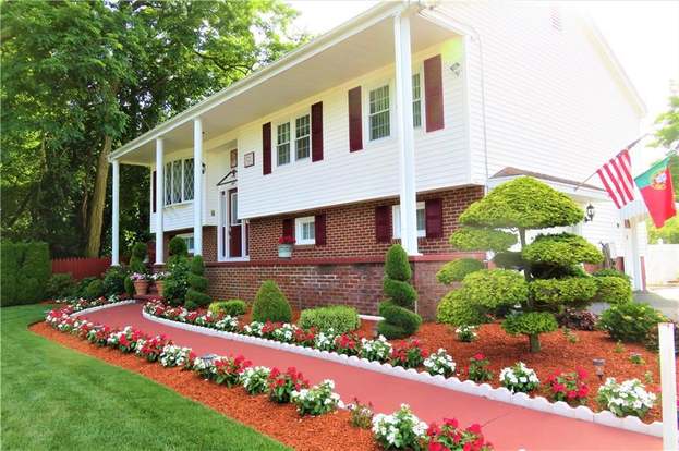 8 Norman Dr North Providence Ri 02904 Mls 1237787 Redfin