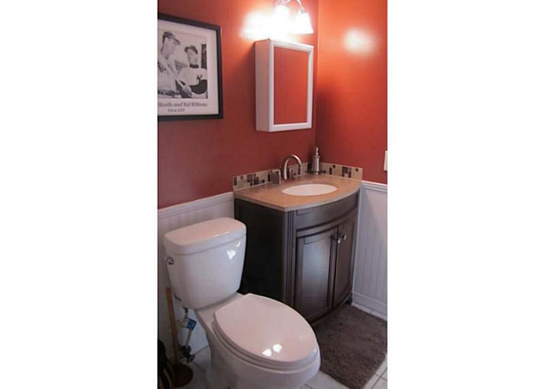 52 Ferncrest Dr, Cumberland, RI 02864