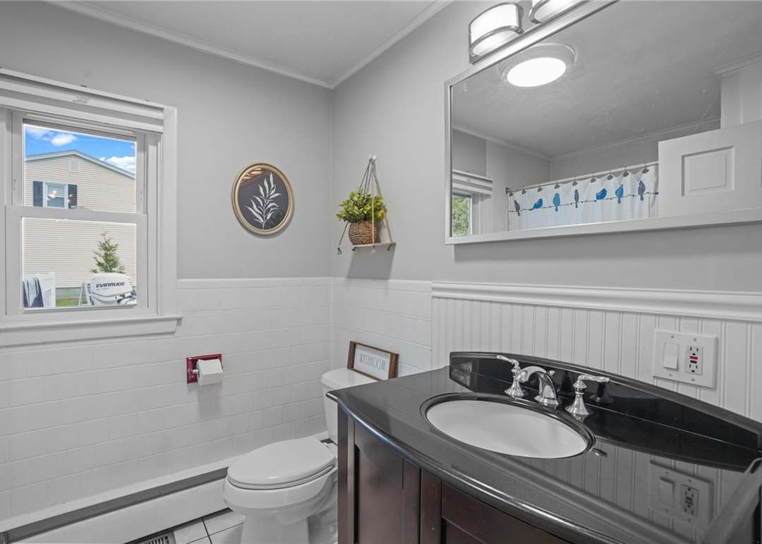 2 Westview Dr, Westerly, RI 02891