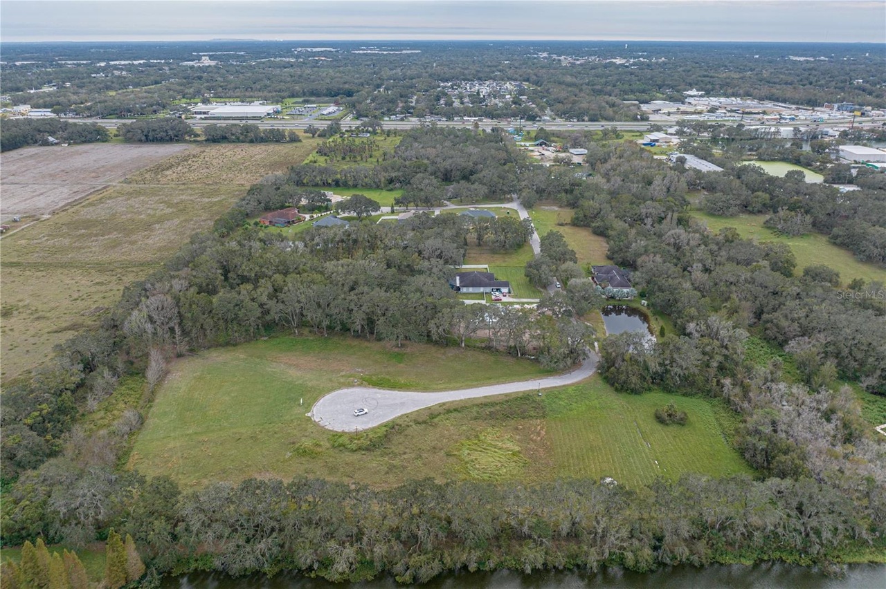 The oaks plant city fl