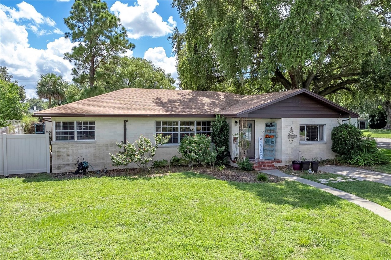 400 Avenue F SE, WINTER HAVEN, FL 33880 | MLS# P4926390 | Redfin