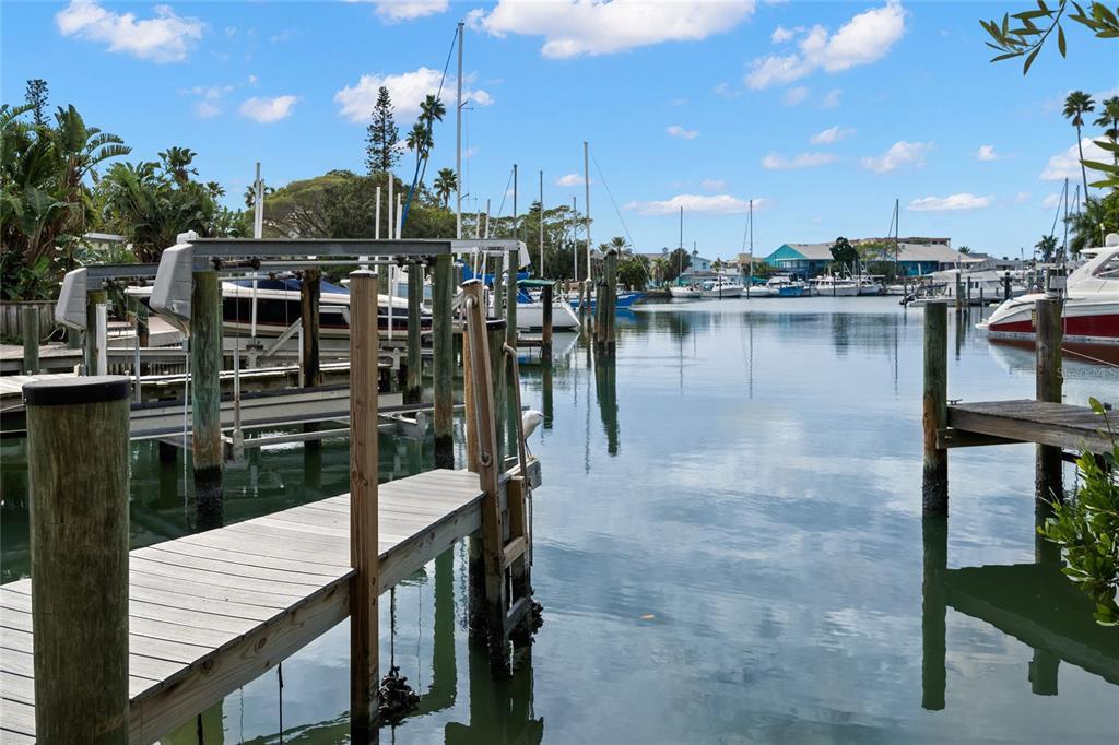 450 129th Ave E, MADEIRA BEACH, FL 33708 | MLS# U8185589 | Redfin