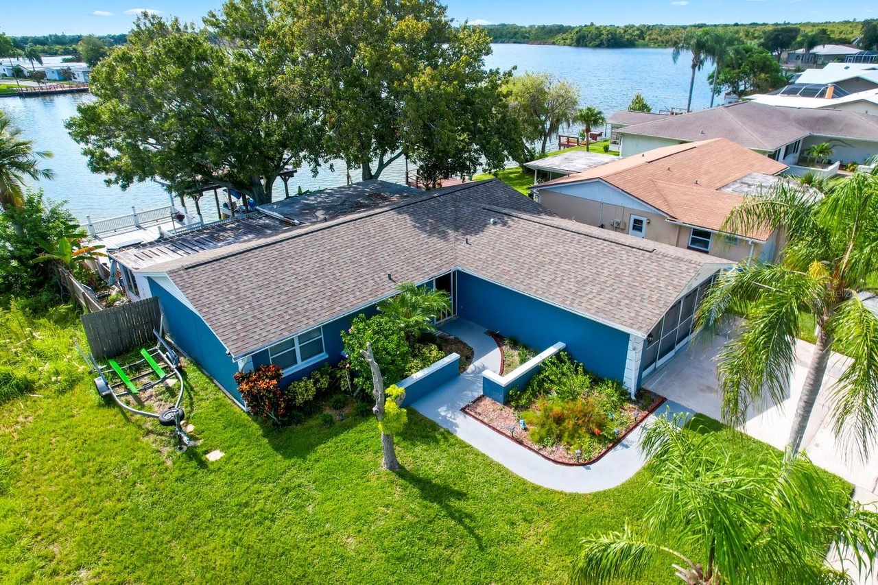 2026 Society Dr, HOLIDAY, FL 34691 MLS U8209639 Redfin