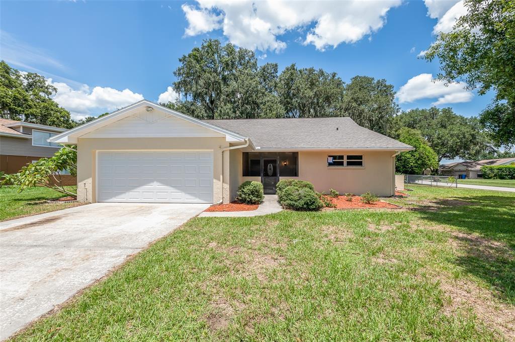 1001 Meadowcrest Dr, VALRICO, FL 33594 | MLS# O5964975 | Redfin