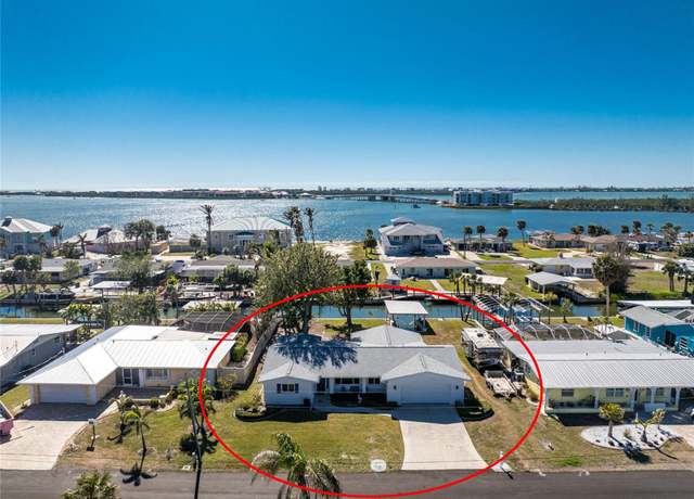 Property at 1456 Deer Creek Dr, Englewood, FL 34223, 2 beds, 2.5 baths