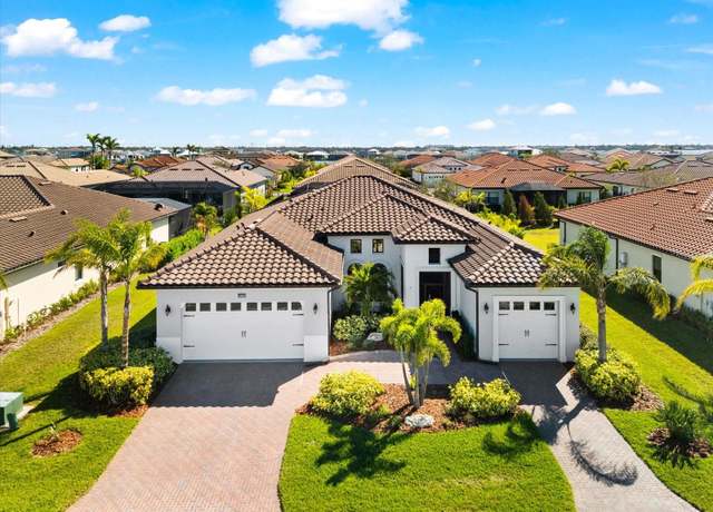 Property at 1805 7th St E, Palmetto, FL 34221, 4 beds, 3 baths