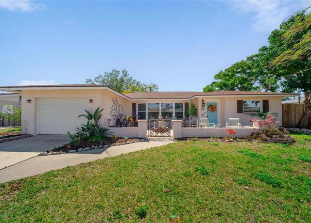 Property at 260 Hammock Ter, Venice, FL 34293, 3 beds, 2 baths