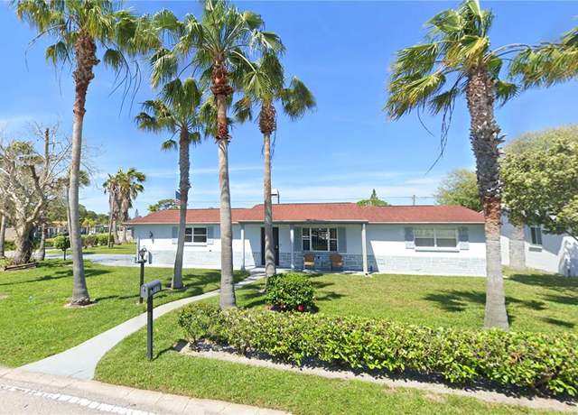 Property at 10737 Scenic Dr, Port Richey, FL 34668, 2 beds, 2 baths