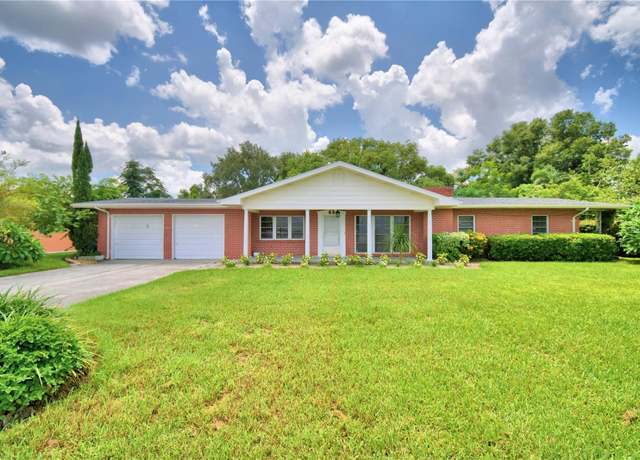 Property at 1475 S Lake Howard Dr, Winter Haven, FL 33880, 3 beds, 2.5 baths