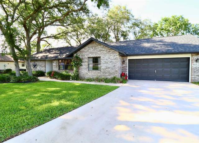 Property at 5351 SW 80th Pl, Ocala, FL 34476, 2 beds, 2 baths