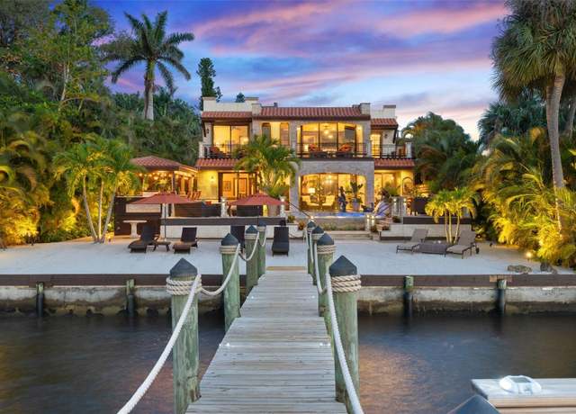 Property at 5 Live Oak Ln, Fort Myers, FL 33905, 4 beds, 4.5 baths