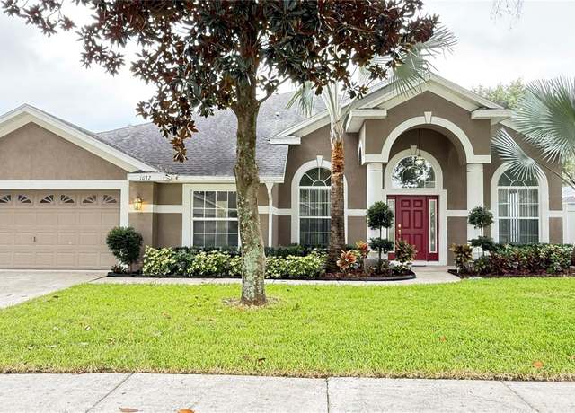 Property at 1032 Legends Pass Dr, Valrico, FL 33594, 4 beds, 3 baths