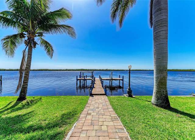 Property at 3790 Peace River Dr, Punta Gorda, FL 33983, 4 beds, 4 baths