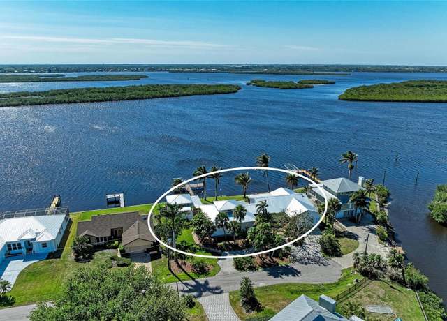 Property at 3790 Peace River Dr, Punta Gorda, FL 33983, 4 beds, 4 baths