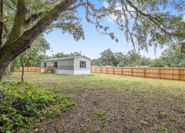 Property at 22523 SE 73rd Ave, Hawthorne, FL 32640, 2 beds, 2 baths