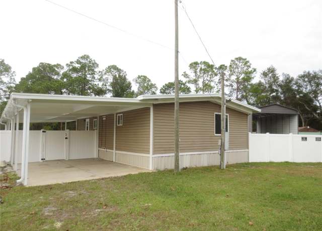 Property at 18945 SE 55th Pl, Ocklawaha, FL 32179, 2 beds, 3 baths