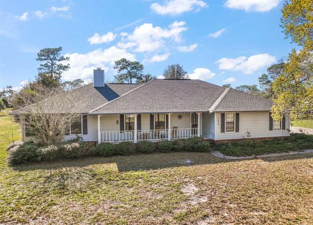 Property at 5926 NE 62nd Court Rd, Silver Springs, FL 34488, 4 beds, 2 baths