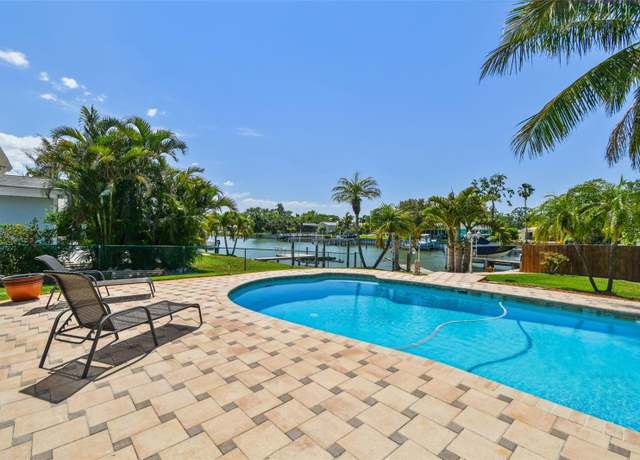 Property at 6667 28th St S, St Petersburg, FL 33712, 3 beds, 2 baths
