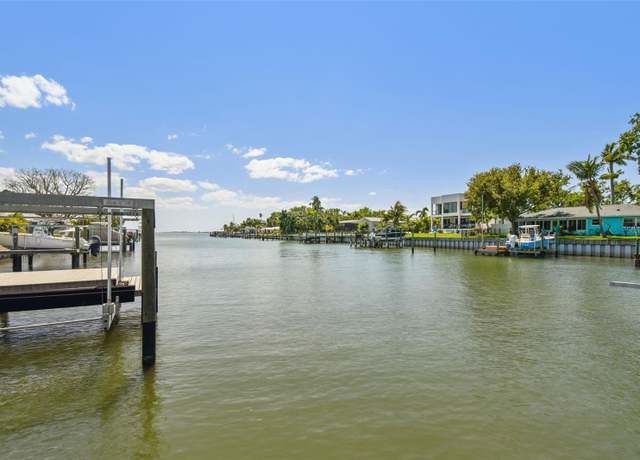 Property at 6667 28th St S, St Petersburg, FL 33712, 3 beds, 2 baths