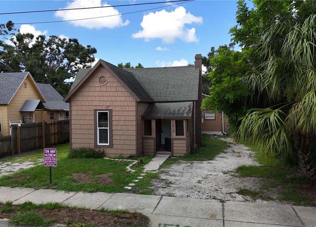 Property at 1510 10th St W, Bradenton, FL 34205, 2 beds, 3 baths