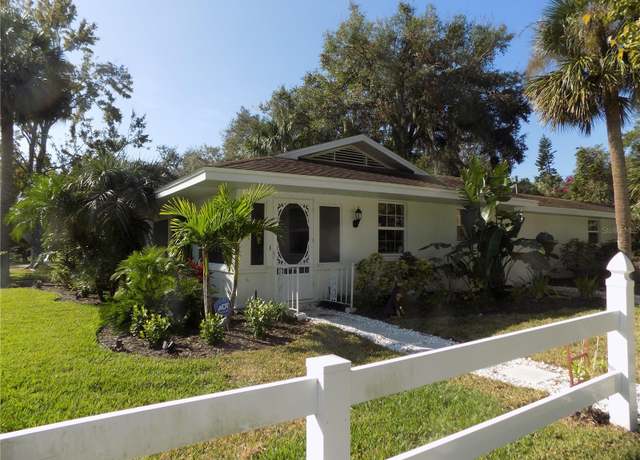 Property at 1485 Morningside Dr, Mount Dora, FL 32757, 2 beds, 2 baths