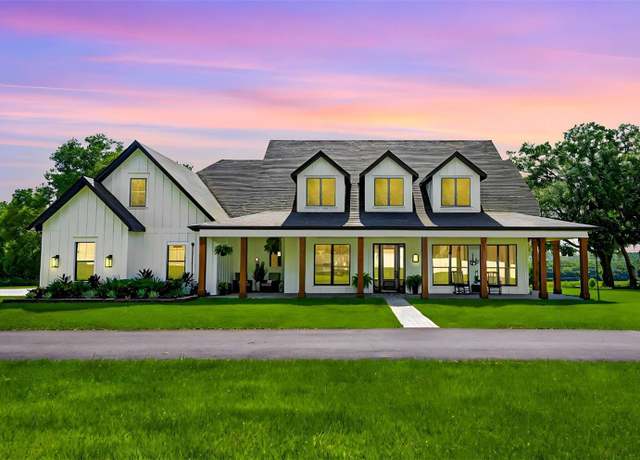 Property at 17311 Gunn Hwy, Odessa, FL 33556, 5 beds, 3 baths