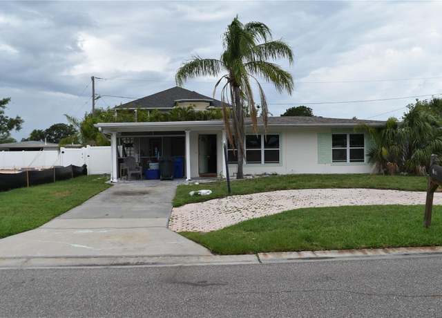 Property at 2470 Del Rio Way, Dunedin, FL 34698, 3 beds, 1.5 baths