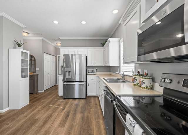 Property at 1508 24th Avenue Dr W, Bradenton, FL 34205, 2 beds, 2 baths