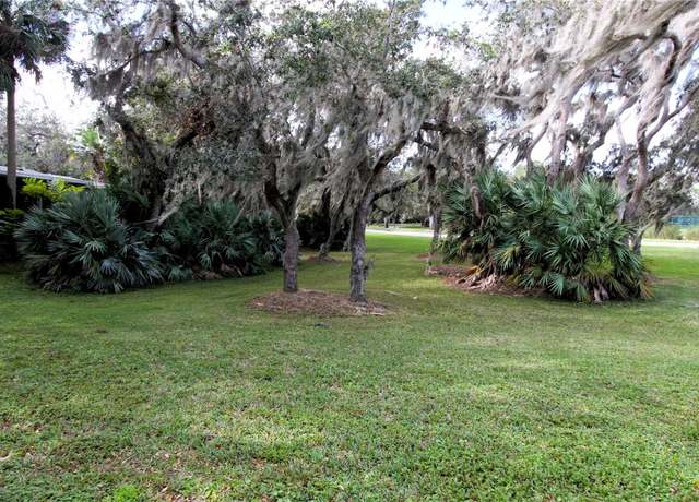 Property at 498 Sioux Blvd, Oak Hill, FL 32759