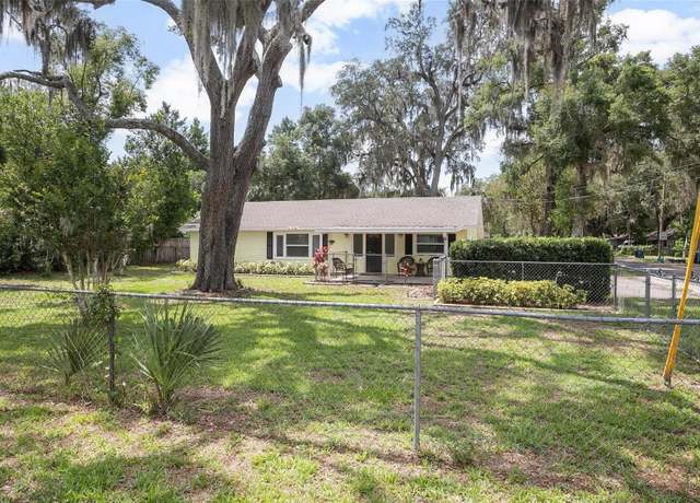 Property at 1402 E Voorhis Ave, Deland, FL 32724, 3 beds, 2 baths