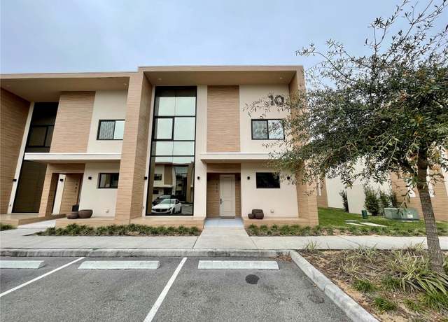 Property at 7483 Brooklyn Dr, Kissimmee, FL 34747, 4 beds, 4.5 baths