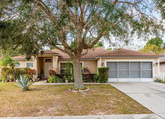 Property at 721 Willow Run St, Minneola, FL 34715, 4 beds, 2 baths