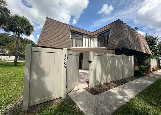 Property at 4009 Shannon Brown Dr, Orlando, FL 32808, 2 beds, 2.5 baths