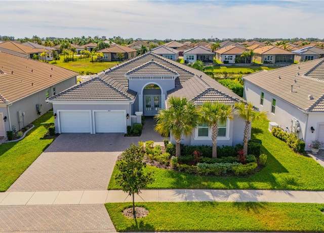 Property at 4919 Pamplona Ct, Wimauma, FL 33598, 3 beds, 3.5 baths