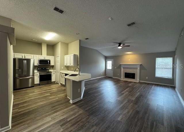 Property at 8520 Star Leaf Ct, Jacksonville, FL 32210, 4 beds, 2 baths