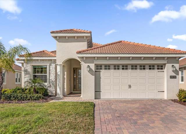 Property at 8939 Fallen Oak Dr, Davenport, FL 33896, 4 beds, 2 baths