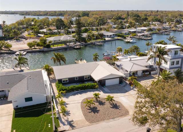 Property at 2599 W Bay Isle Dr SE, St Petersburg, FL 33705, 3 beds, 3 baths