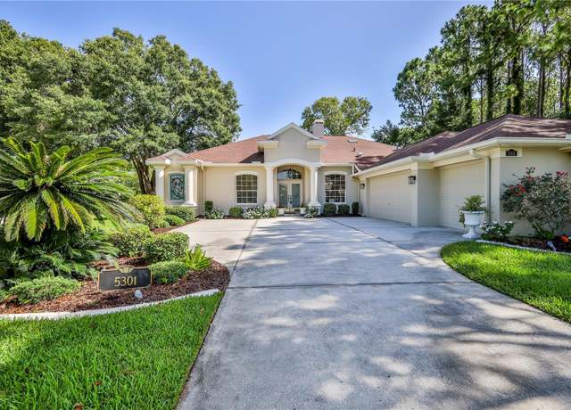 Property at 5301 Legend Hills Ln, Spring Hill, FL 34609, 4 beds, 3.5 baths
