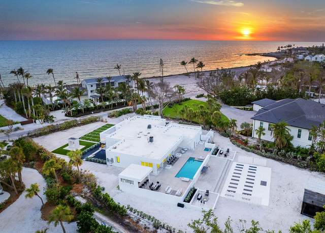 Property at 7647 Sanderling Rd, Sarasota, FL 34242, 4 beds, 4 baths
