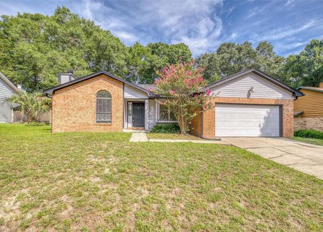 Property at 4512 Citadel Dr, Pensacola, FL 32514, 3 beds, 2 baths