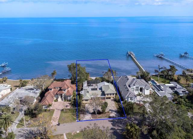 Property at 5926 Bahama Shores Dr S, St Petersburg, FL 33705, 5 beds, 4.5 baths