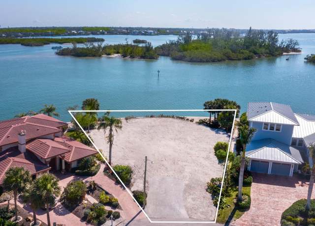 Property at 894 Freeling Dr, Sarasota, FL 34242, 6 beds, 5 baths