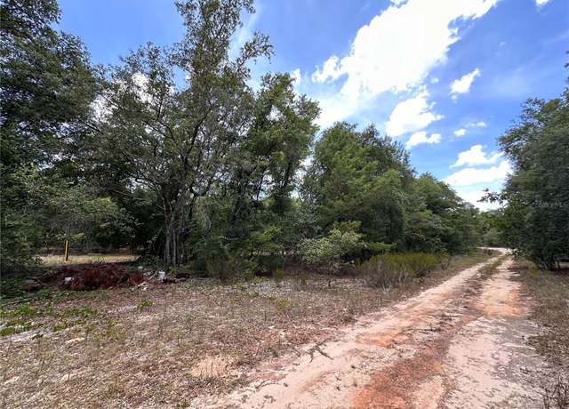 Property at 221 Indianapolis St, Hawthorne, FL 32640