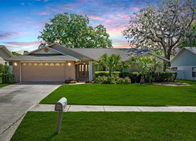 Property at 2925 Starmount Dr, Valrico, FL 33596, 3 beds, 2 baths